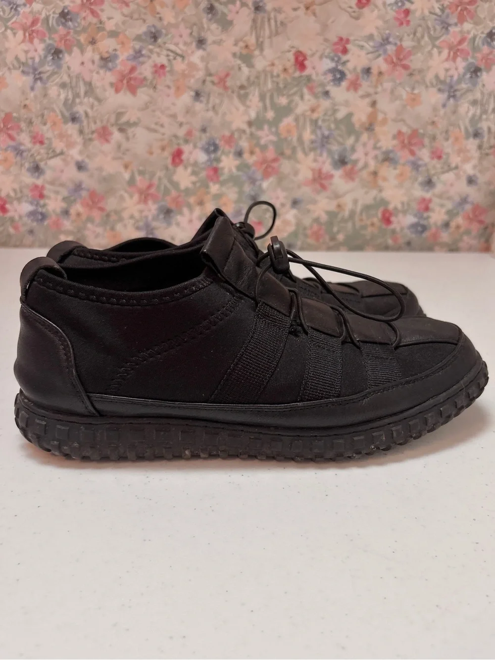 Bernie Mev Leather Toggle Pull Slip On Sneaker Shoe Black Size EU 39 US 8.5